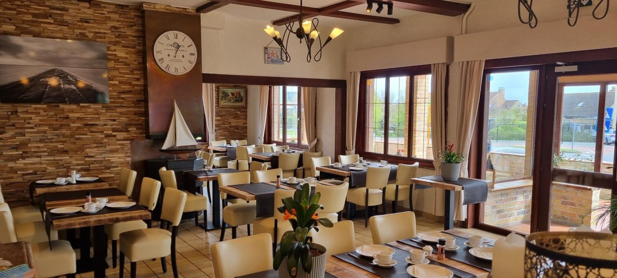 Hotel Westendia And Free Parking Top Breakfast Вестенде Екстериор снимка